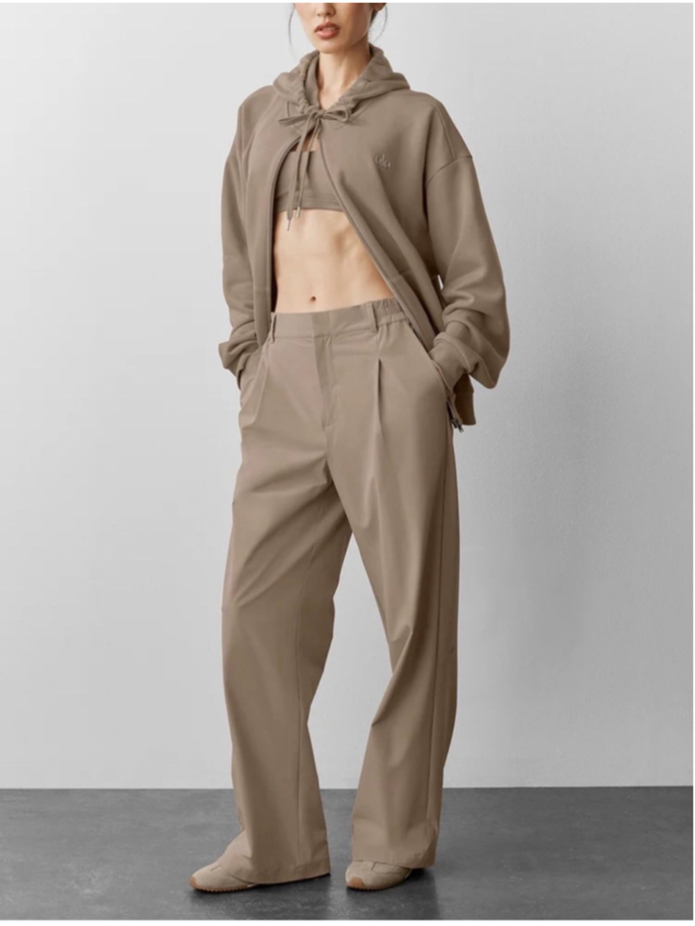 Women's Alo Yoga High-Waist Pursuit Trousers Size M Short Tan (Gravel)